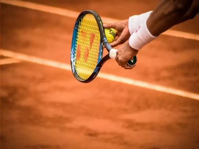 What is the best all court tennis racquet?